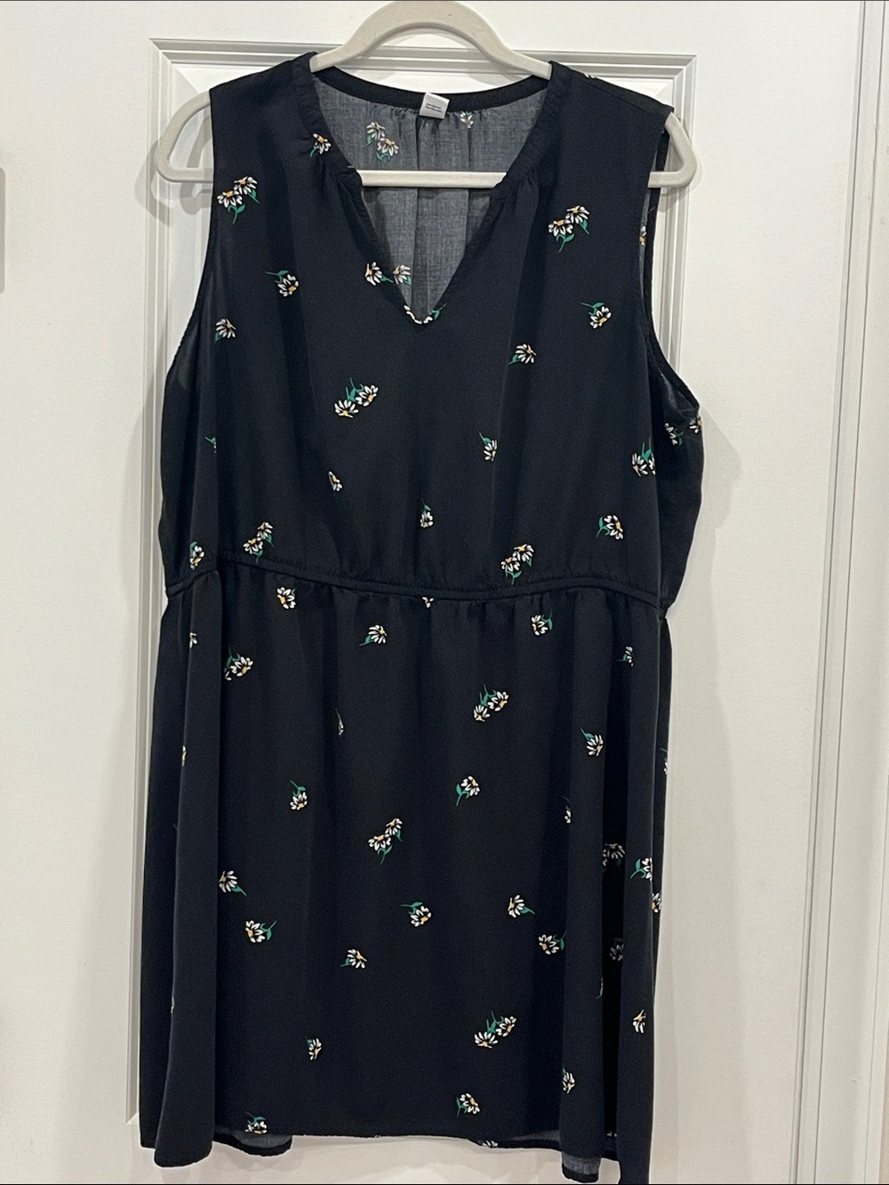 Old Navy Black Floral Sleeveless Knee Length Dress